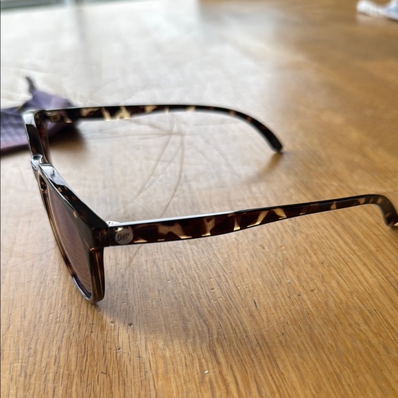 Sunski - Sunglasses with Purple Lenses - Picture 3 of 7